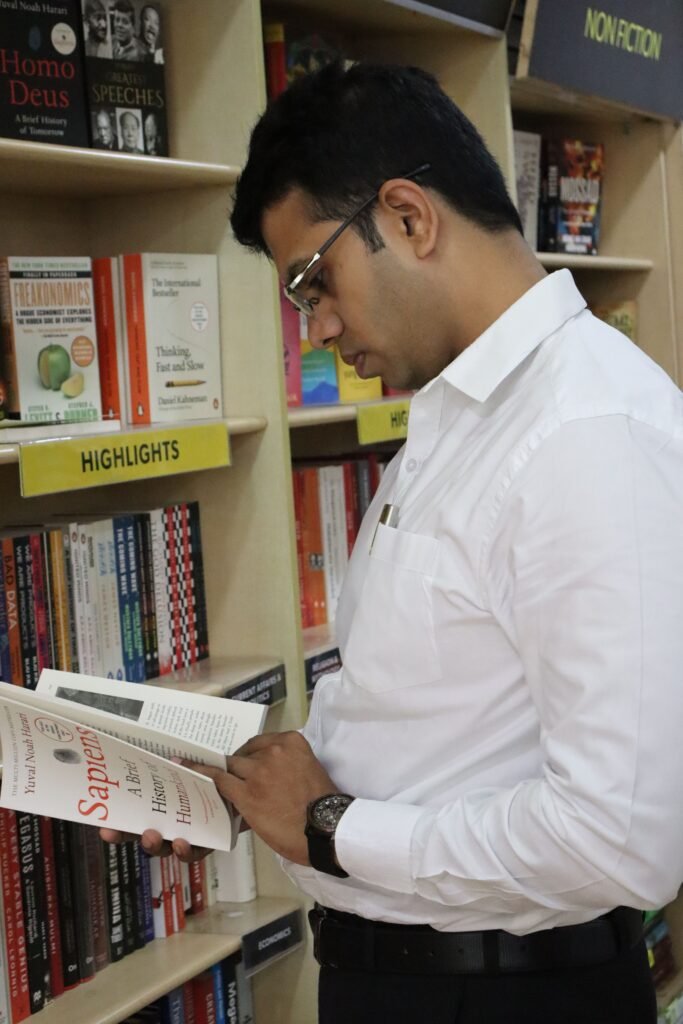 Vedarth reading Sapiens Crossword Kothrud Pune